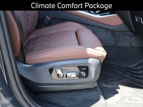 New 2026 BMW X5 xDrive40i w/ M Sport Package AWD/4WD image 12
