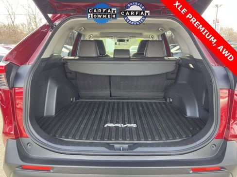 Used 2023 Toyota RAV4 XLE Premium image 12
