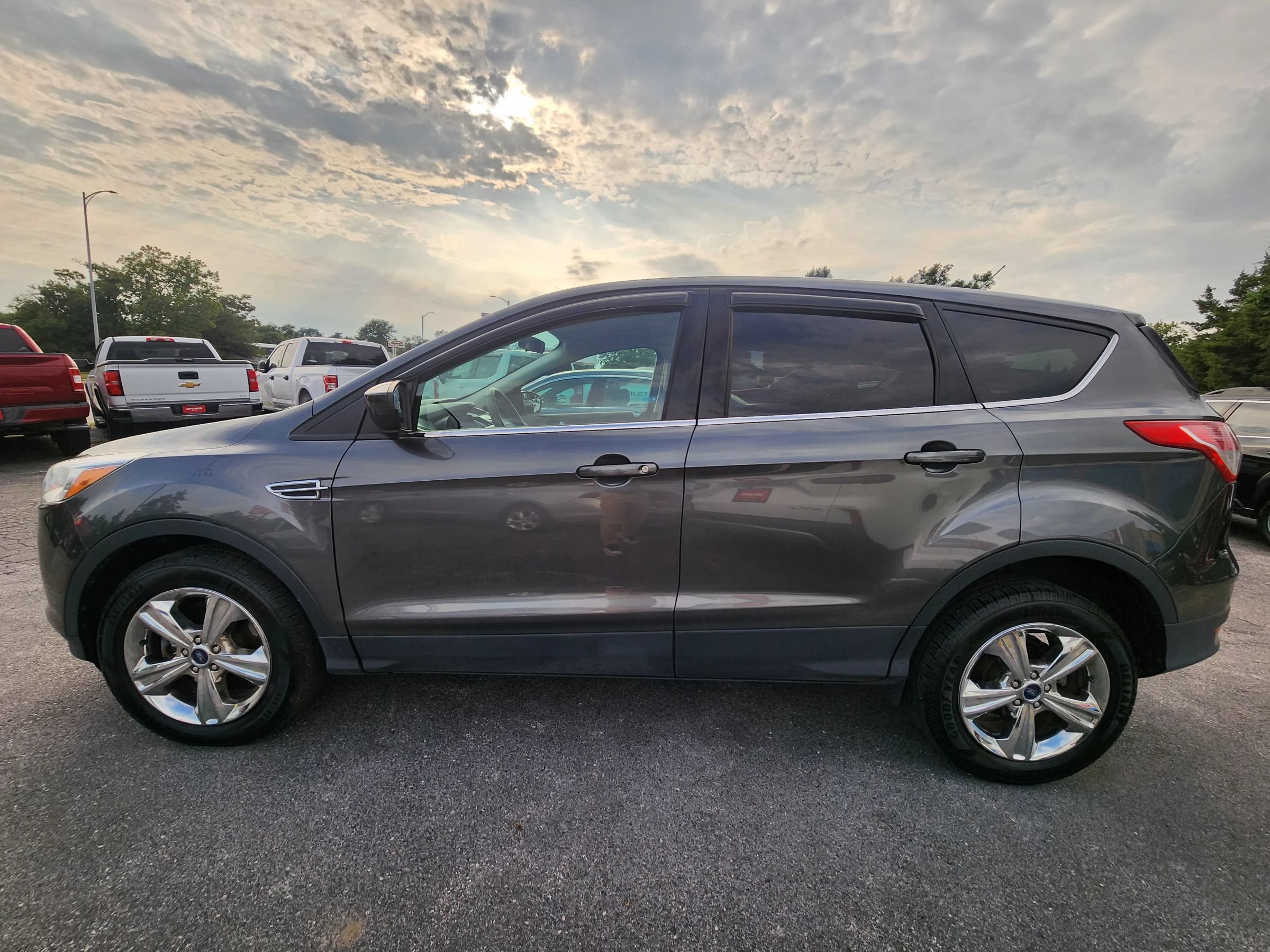 Used 2016 Ford Escape SE AWD/4WD image 4
