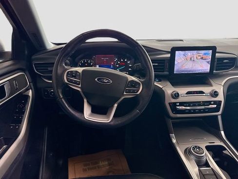 Used 2020 Ford Explorer XLT w/ Equipment Group 202A AWD/4WD image 20