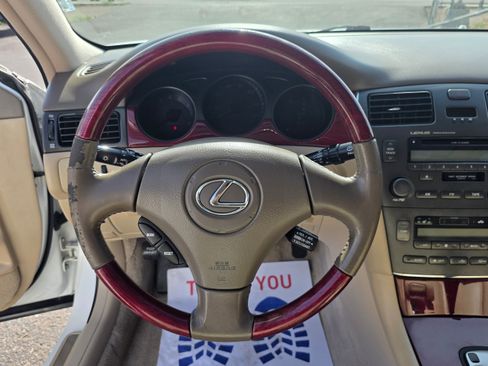 Used 2004 Lexus ES 330 FWD image 16