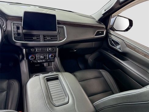 Certified 2021 Chevrolet Tahoe Z71 w/ Z71 Signature Package image 18