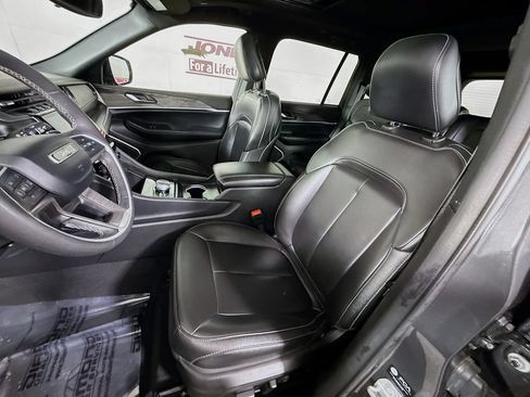 Used 2024 Jeep Grand Cherokee Limited 4xe AWD/4WD image 28