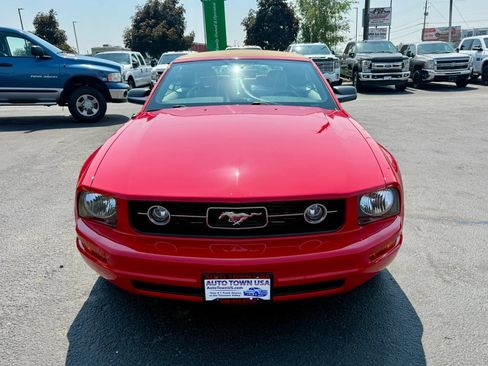 Used 2008 Ford Mustang Convertible RWD image 8
