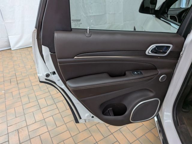Used 2019 Jeep Grand Cherokee Summit AWD/4WD image 21