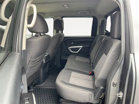 Used 2020 Nissan Titan SL image 13