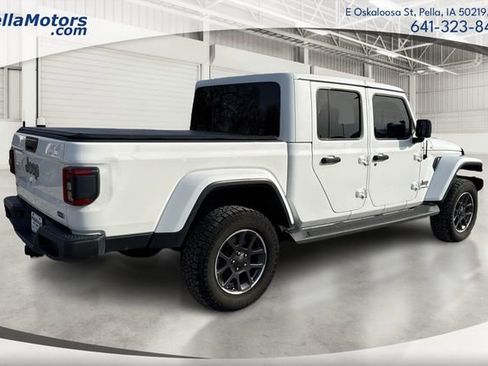Used 2020 Jeep Gladiator Overland image 3