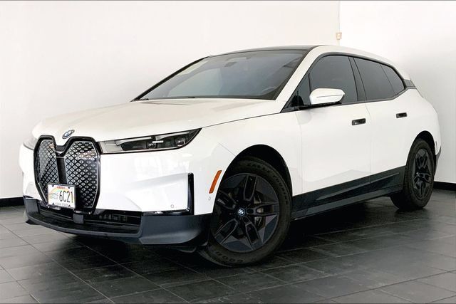 Used 2024 BMW iX xDrive50 AWD/4WD image 1