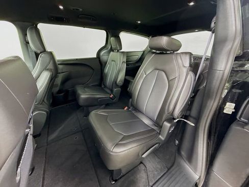 New 2026 Chrysler Pacifica Select w/ S Appearance Package FWD image 23