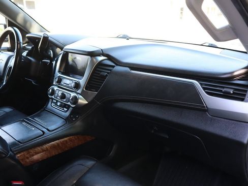 Used 2018 Chevrolet Suburban Premier AWD/4WD image 17