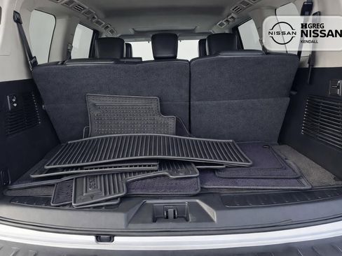 Used 2017 INFINITI QX80 4WD w/ Driver Assistance Package image 14