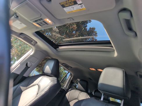 Used 2023 Toyota Highlander Limited FWD image 28