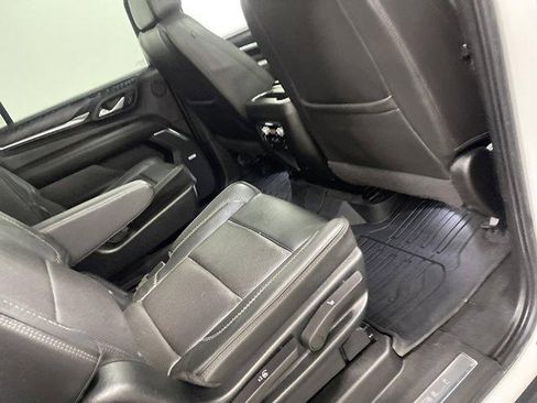 Used 2023 GMC Yukon XL Denali AWD/4WD image 16