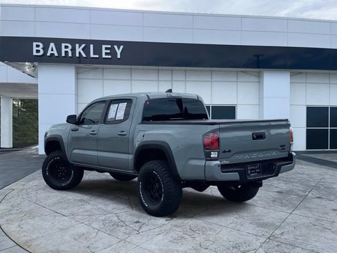 Used 2017 Toyota Tacoma TRD Pro AWD/4WD image 5