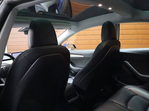 Used 2022 Tesla Model 3 Standard Range image 40