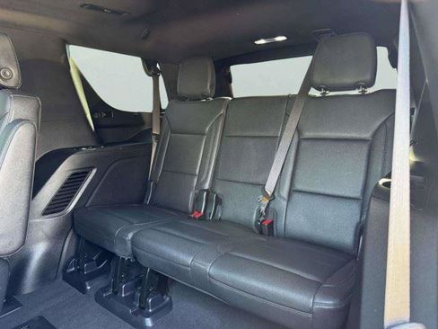 Used 2023 Chevrolet Tahoe Z71 w/ Luxury Package AWD/4WD image 37