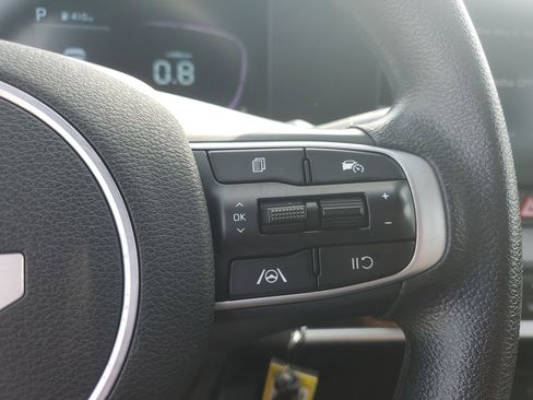 Used 2025 Kia Sportage LX FWD image 16