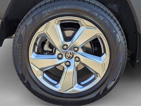 Used 2021 Toyota RAV4 Limited image 24