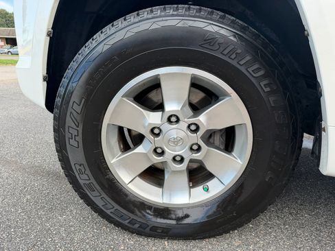 Used 2010 Toyota 4Runner SR5 AWD/4WD image 33