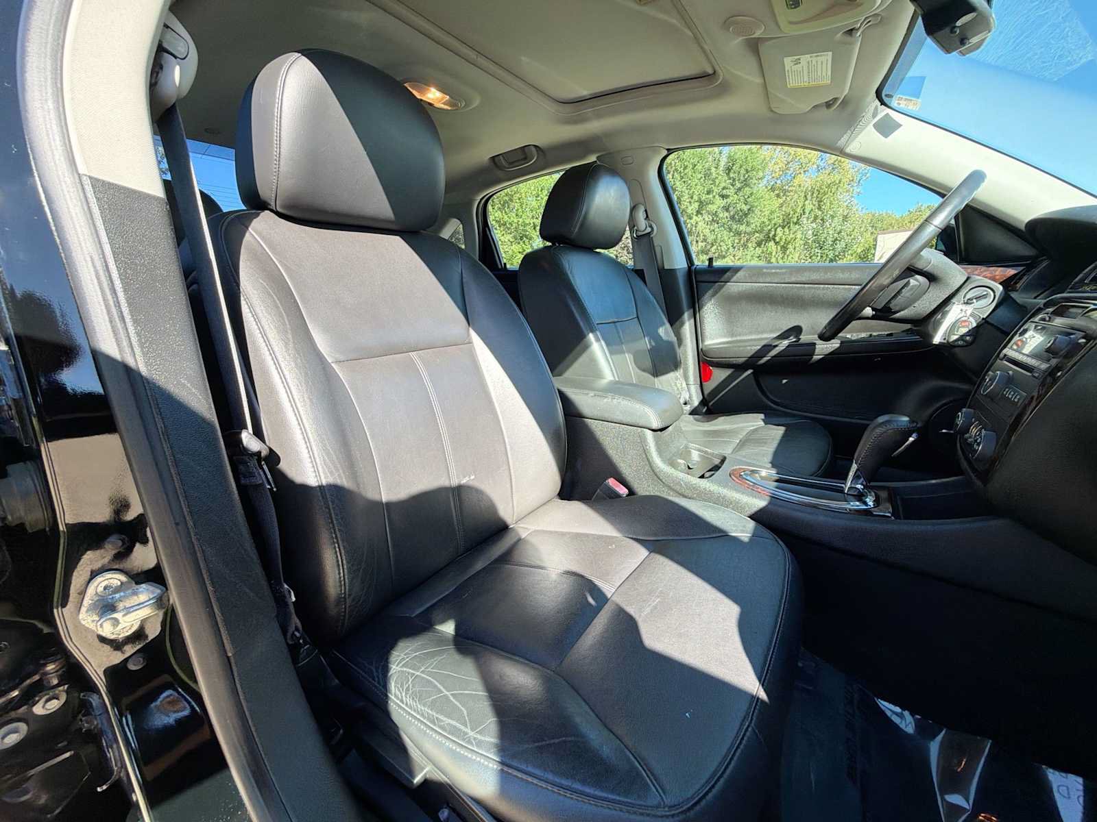 Used 2013 Chevrolet Impala LTZ FWD image 19