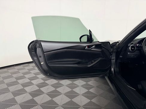 Used 2017 MAZDA MX-5 Miata RF Grand Touring image 21