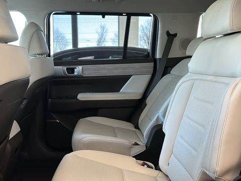 Used 2024 Hyundai Santa Fe Calligraphy image 18