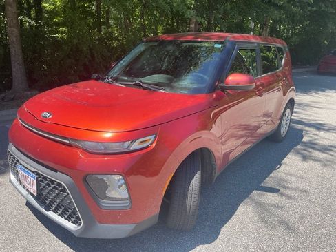 Used 2021 Kia Soul LX FWD image 2