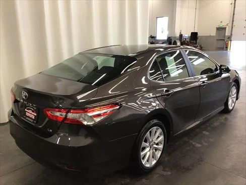 Certified 2018 Toyota Camry LE w/ Convenience Package FWD image 3