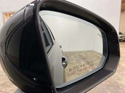 Used 2025 Volvo V60 B5 Cross Country Plus AWD/4WD image 95