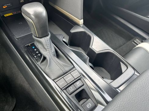 Used 2025 Toyota Camry SE FWD image 46