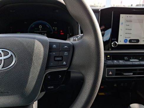 Used 2025 Toyota Camry LE image 21