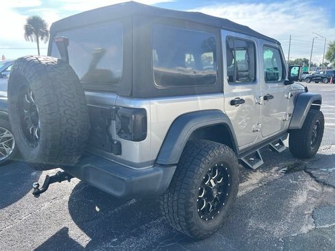 Used 2018 Jeep Wrangler Unlimited Sport S AWD/4WD image 4