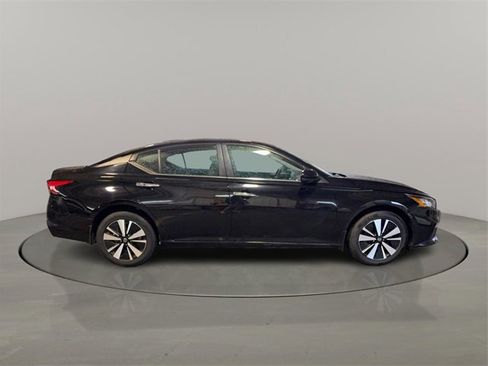 Used 2021 Nissan Altima 2.5 SV w/ SV Premium Package image 8