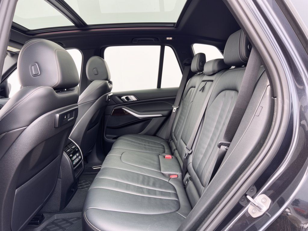 Used 2020 BMW X5 sDrive40i w/ Convenience Package RWD image 25