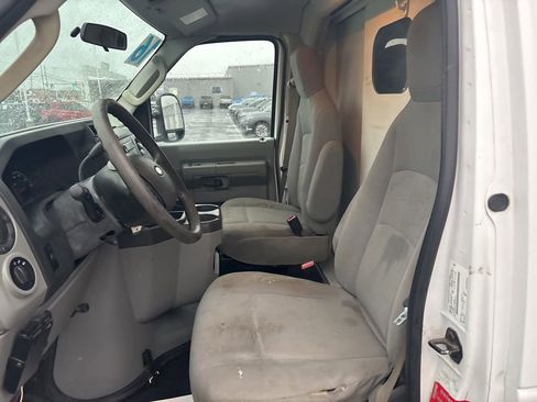 Used 2016 Ford E-350 and Econoline 350 Super Duty w/ Power Windows & Locks Group image 20
