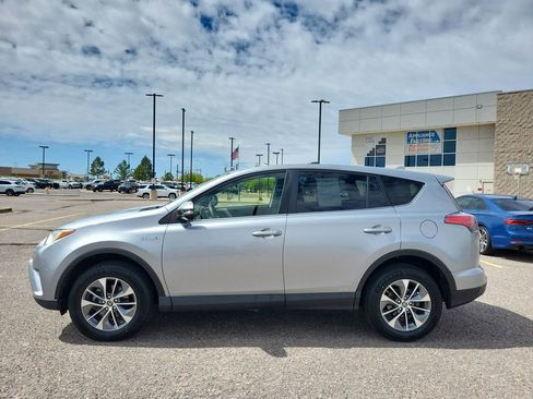 Used 2018 Toyota RAV4 LE w/ Carpet Mat Package AWD/4WD image 6