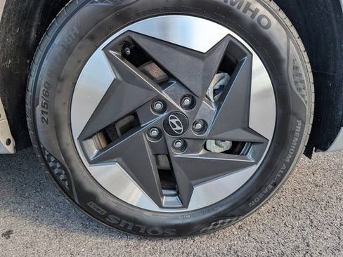 Used 2024 Hyundai Kona SEL FWD image 9