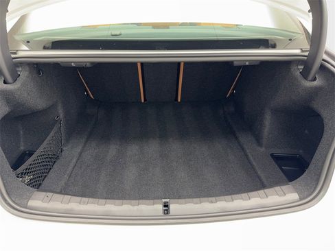 Used 2025 BMW 330i xDrive Sedan w/ Premium Package image 75