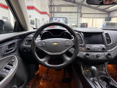 Used 2014 Chevrolet Impala LTZ FWD image 21
