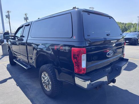 Used 2017 Ford F250 XLT w/ XLT Premium Package AWD/4WD image 6