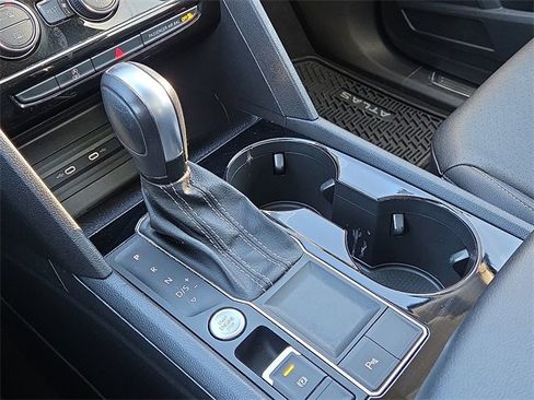 Used 2023 Volkswagen Atlas SE image 18