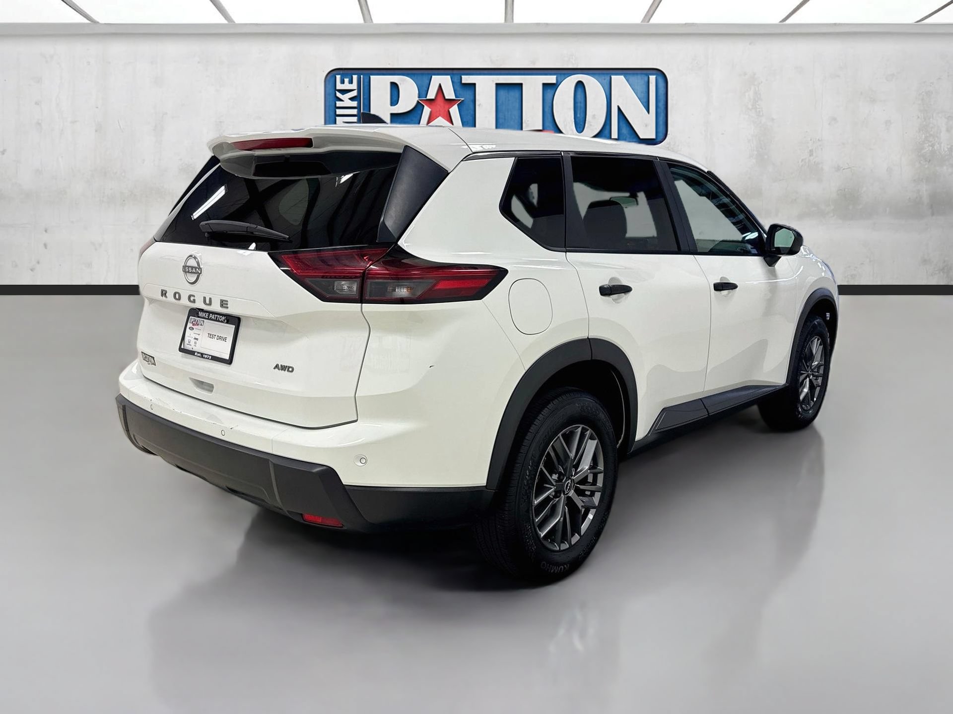 Used 2024 Nissan Rogue S AWD/4WD image 7