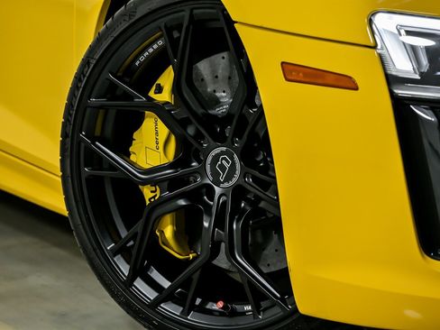 Used 2017 Audi R8 V10 plus image 4