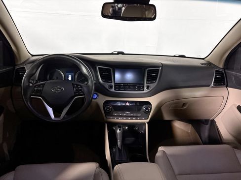 Used 2016 Hyundai Tucson Limited w/ Option Group 03 FWD image 12