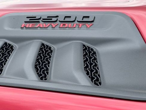 New 2026 RAM 2500 Laramie AWD/4WD image 40