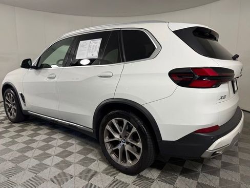 Used 2025 BMW X5 xDrive40i w/ Parking Assistance Package AWD/4WD image 8