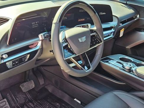 New 2026 Cadillac Lyriq Premium Luxury image 10