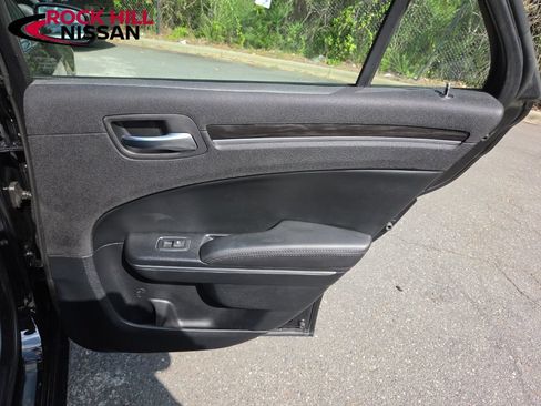 Used 2015 Chrysler 300 Limited RWD image 31