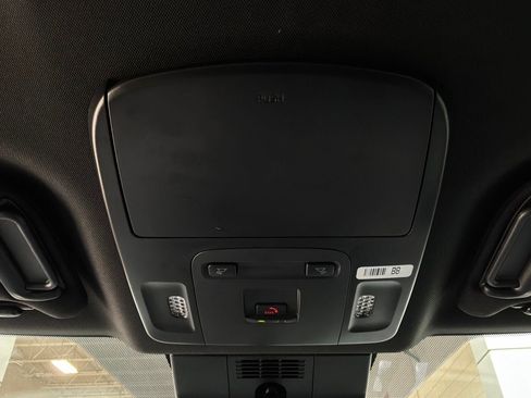 Used 2025 Toyota Camry SE FWD image 17