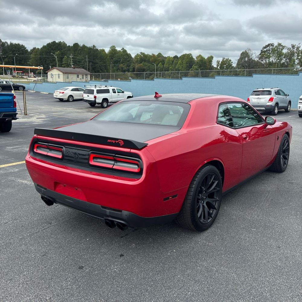 Used 2015 Dodge Challenger SRT Hellcat RWD image 3